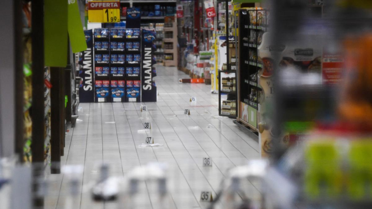 Imágenes del supermercado tras el ataque en el que resultó herido Pablo Marí