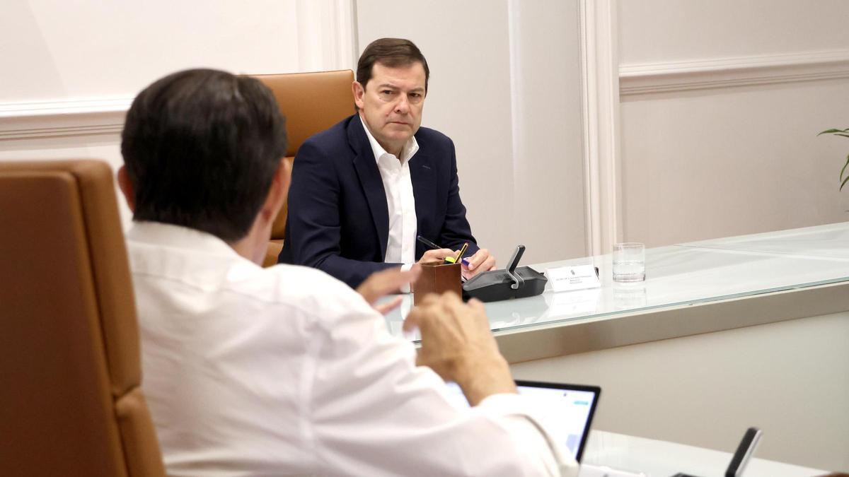 Alfonso Fernández Mañueco en la reunión de consejeros.
