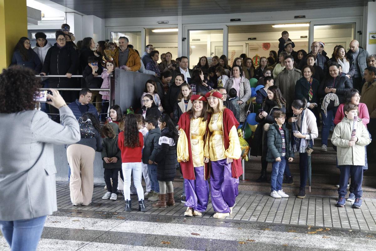 Los Reyes Magos fieles visitan a los pacientes del Hospital Provincial de Conxo Los Reyes Magos fieles visitan a los pacientes del Hospital Provincial de Conxo