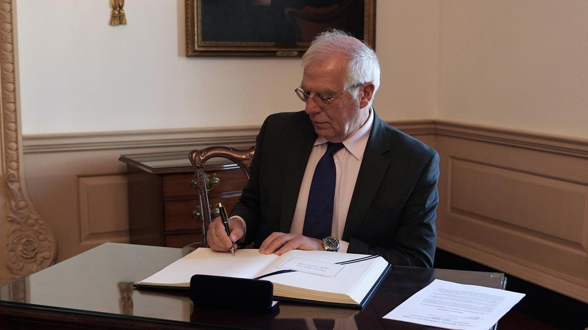 Borrell dice que la gestión británica del Brexit es bastante cómica.