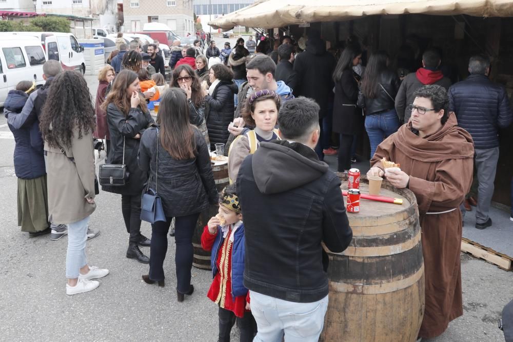 Miles de personas han pasado ya por las calles de Baiona