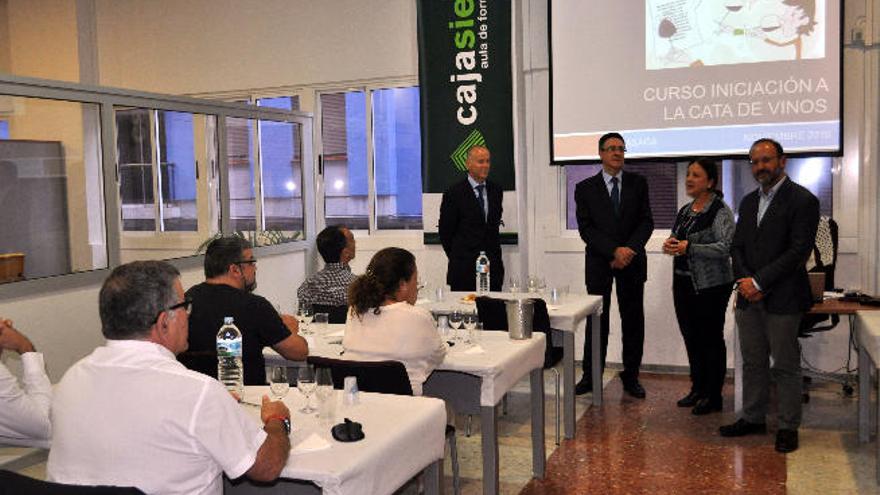 Cajasiete inaugura el nuevo aula de Asaga Canarias