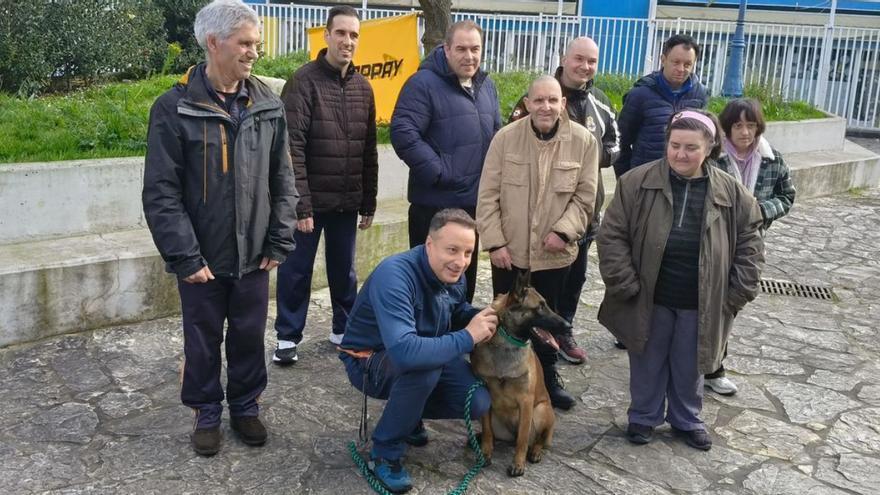 ‘Brisa’ muestra sus habilidades a usuarios de A Escada | LOC