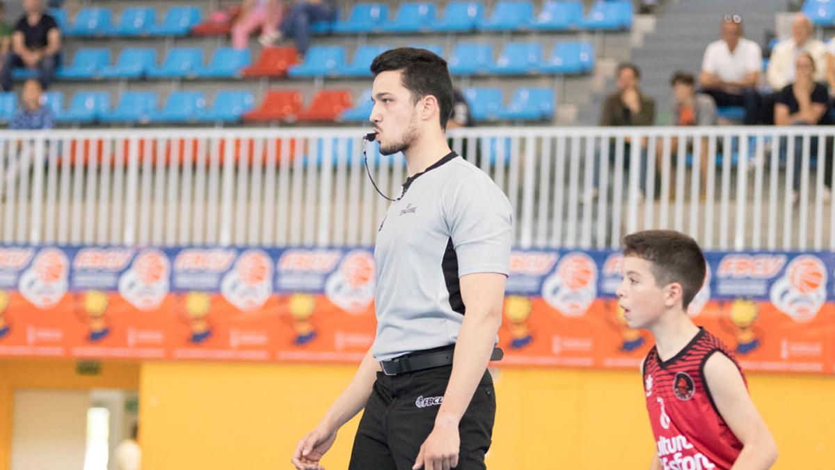 ¿Te gustaría arbitrar partidos de baloncesto? ¿O ser anotador? Los primeros Cursos de Acceso para incorporarse al Comité Técnico Arbitral (CTA) en la temporada 2021-2022 ya están en marcha