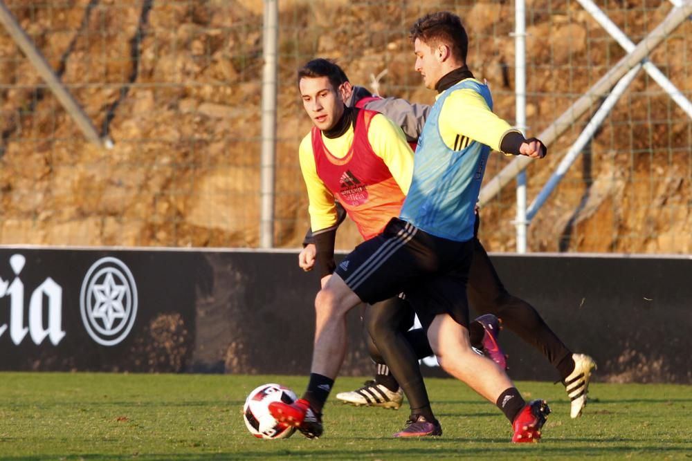 Eduardo Berizzo trabaja con el equipo a contrarreloj para preparar el encuentro de Copa ante el Valencia