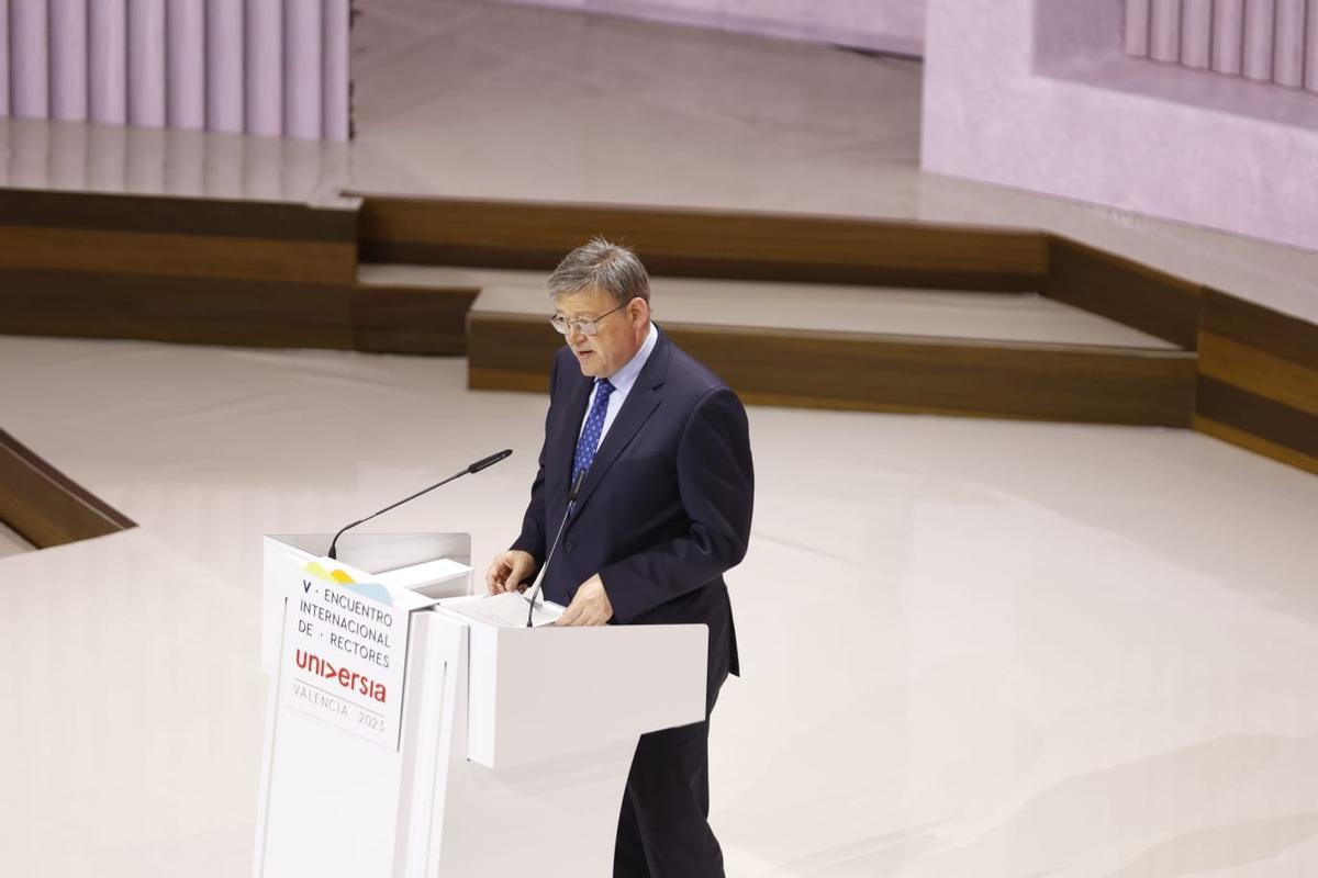 El president de la Generalitat, Ximo Puig, durante el encuentro internacional de rectores.