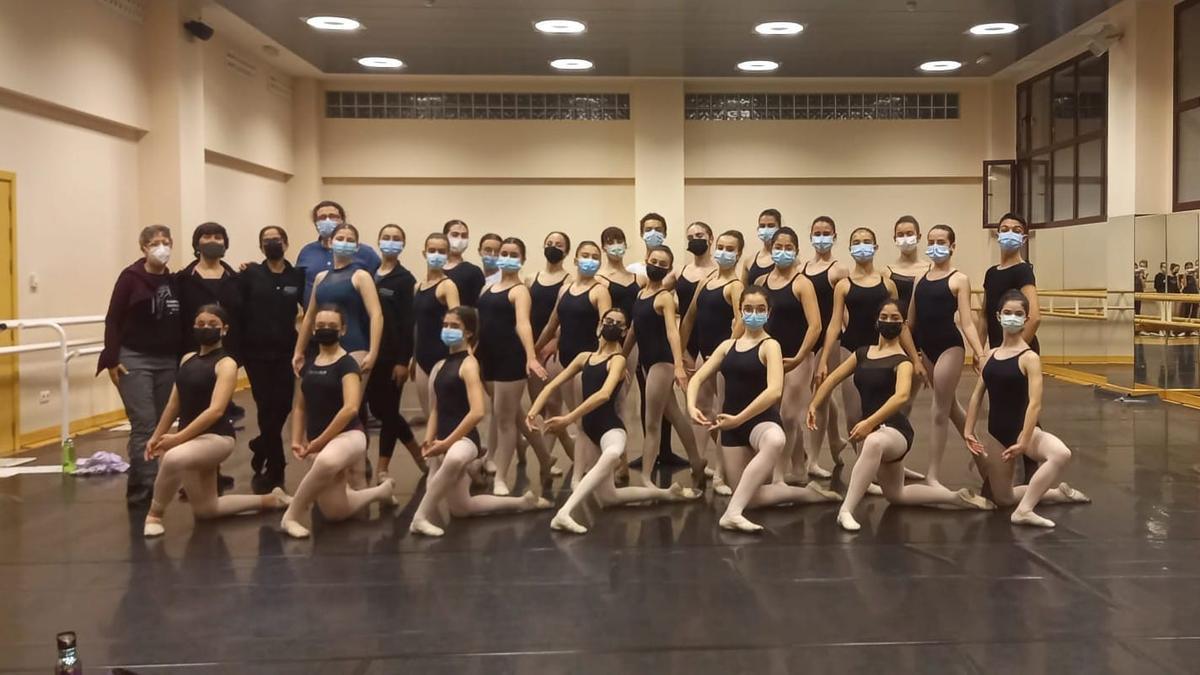 Alumnas del Conservatorio de Danza de Novelda.