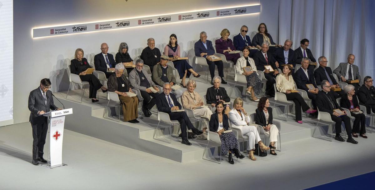 El president demana una Catalunya "compromesa amb Europa" en l’entrega de les Creus de Sant Jordi