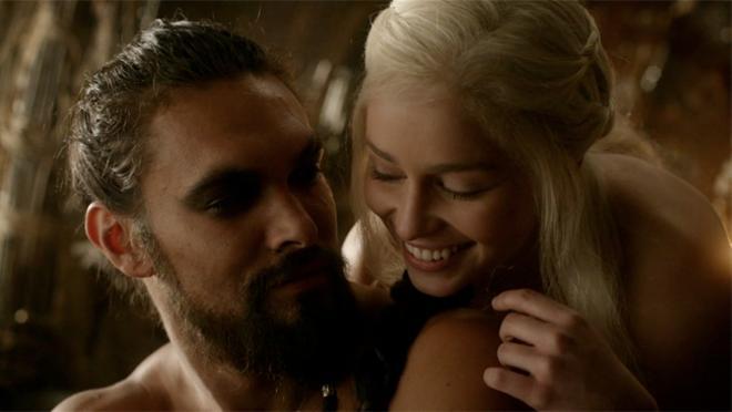 Emilia Clarke (Daenerys) y Jason Momoa (Khal)