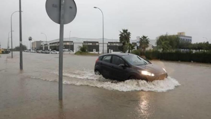 Comunitat Valenciana Cent municipis suspenen les classes pel temporal