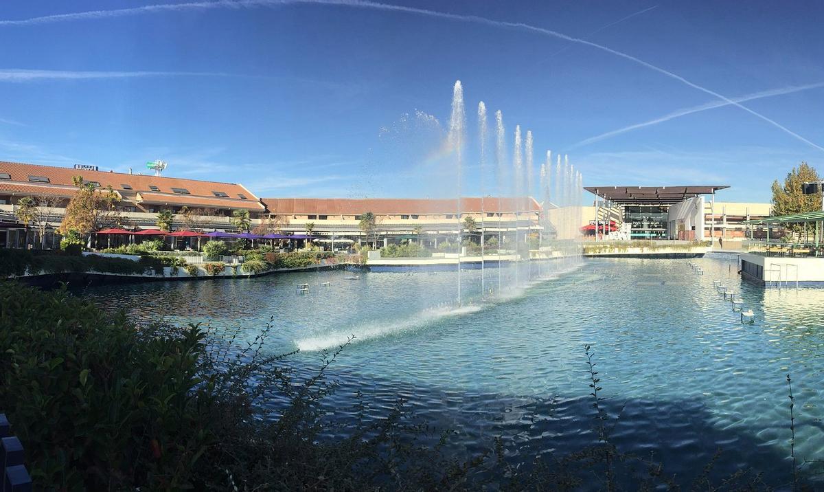 Reabre el lago de este icónico centro comercial.