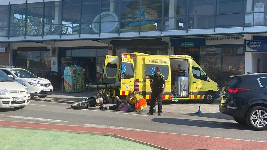 Un motorista resulta ferit en un xoc amb un cotxe a Llançà