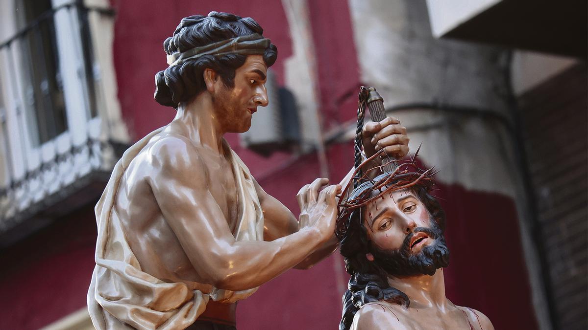 ‘La coronación de espinas’, en la procesión del Lunes Santo de Murcia.