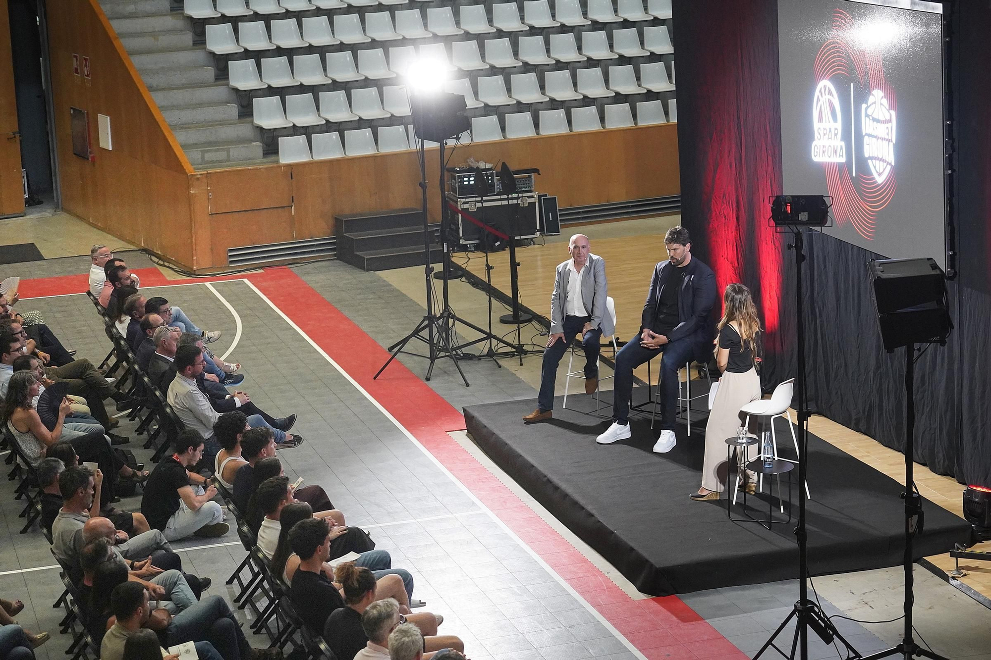 Les fotos de l'anunci de la fusió entre l'Uni i el Bàsquet Girona