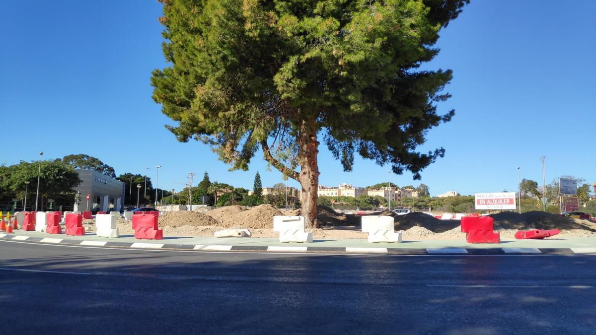 La avenida Miguel Hernández estrena nueva rotonda