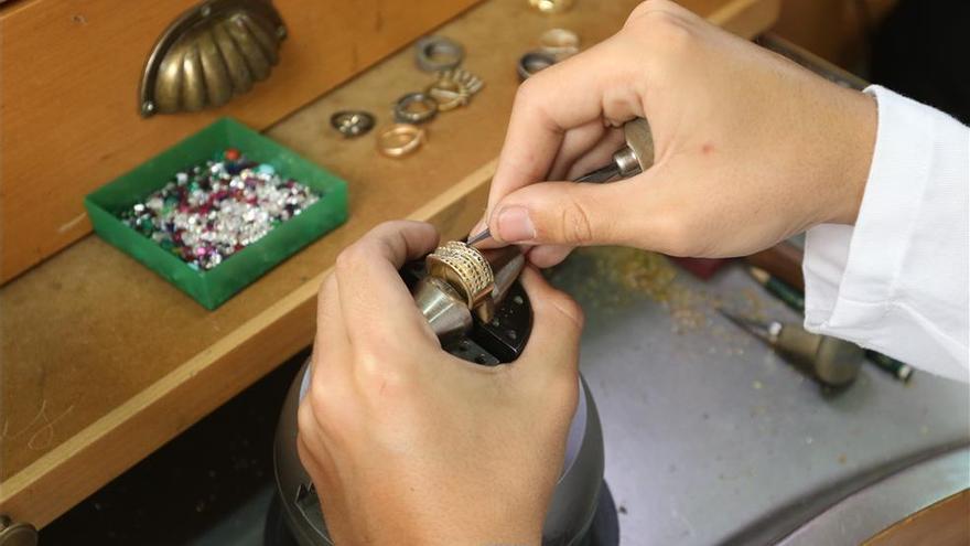 Dos estudiantes cordobeses participarán en la primera Escuela Tous de oficios artesanos