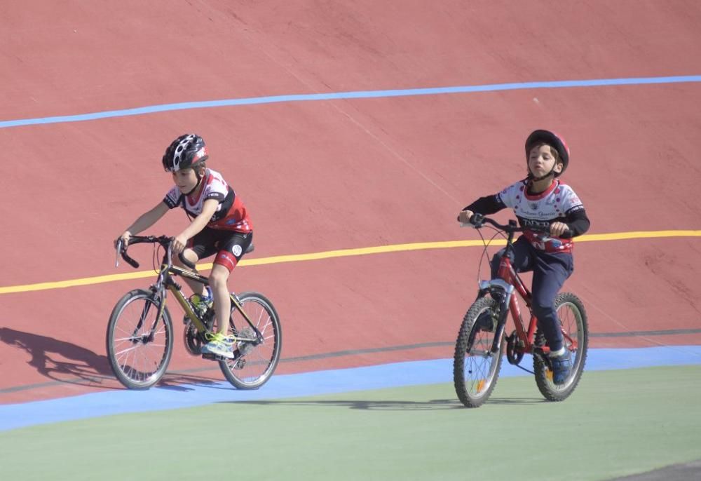 Exhibición en el velódromo de Molina de Segura