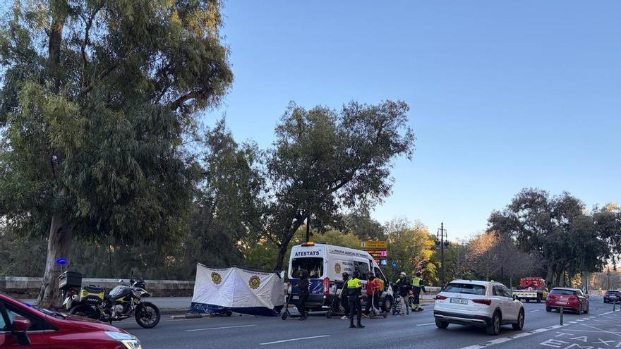 ccidente de tráfico en la calle Pintor López de València