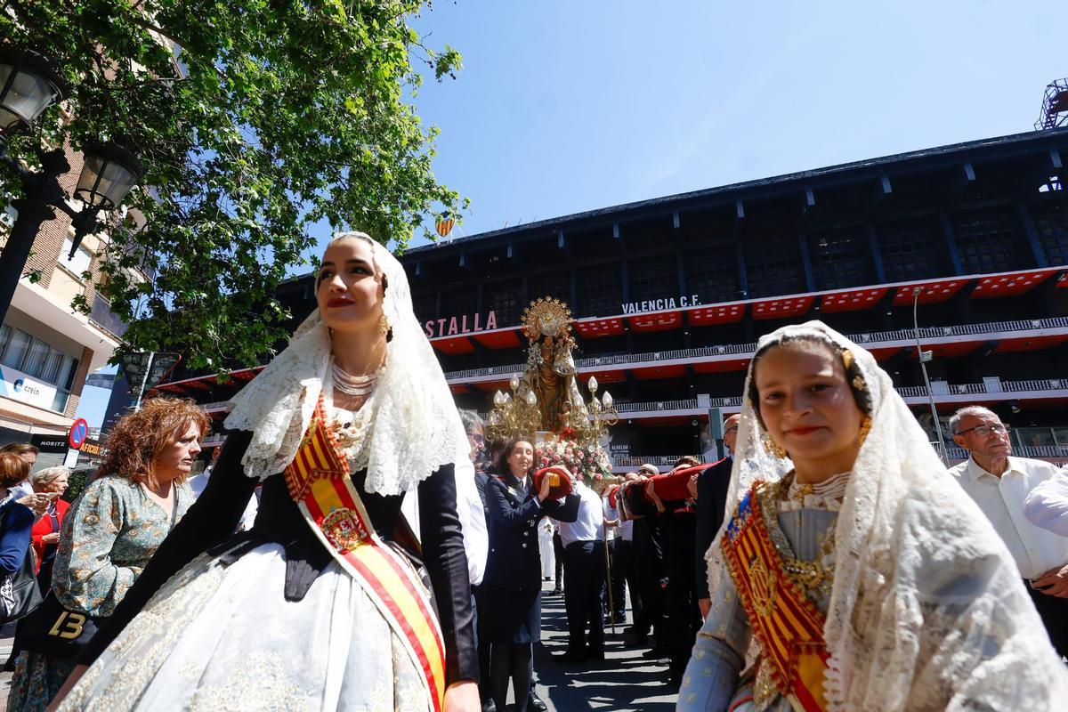 La Virgen de Tabacalera recorre el barrio de la Exposición