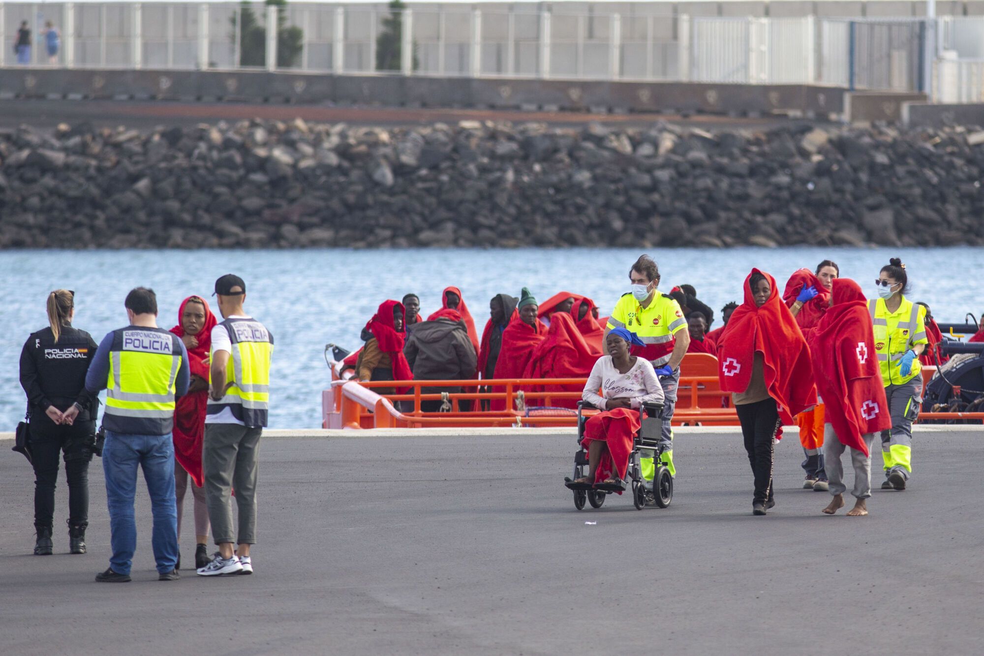 Salvamento Marítimo rescata a 60 migrantes cerca de Lanzarote el Día de Reyes