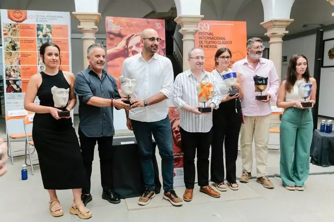 El taller Terracota dedica a Margarita Xirgu su nueva máscara para la colección del Festival de Mérida