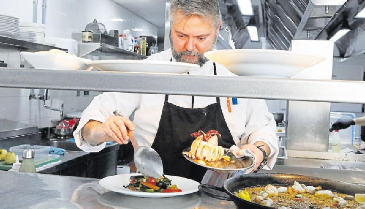 Chefkoch Pedro Mesquida im Restaurant Ca n’Eduardo oberhalb der Fischbörse.