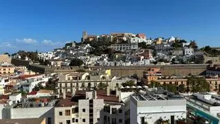 El alquiler de habitaciones en Ibiza, un mercado cada vez más salvaje: "Se te fue la castaña, ¿no?"