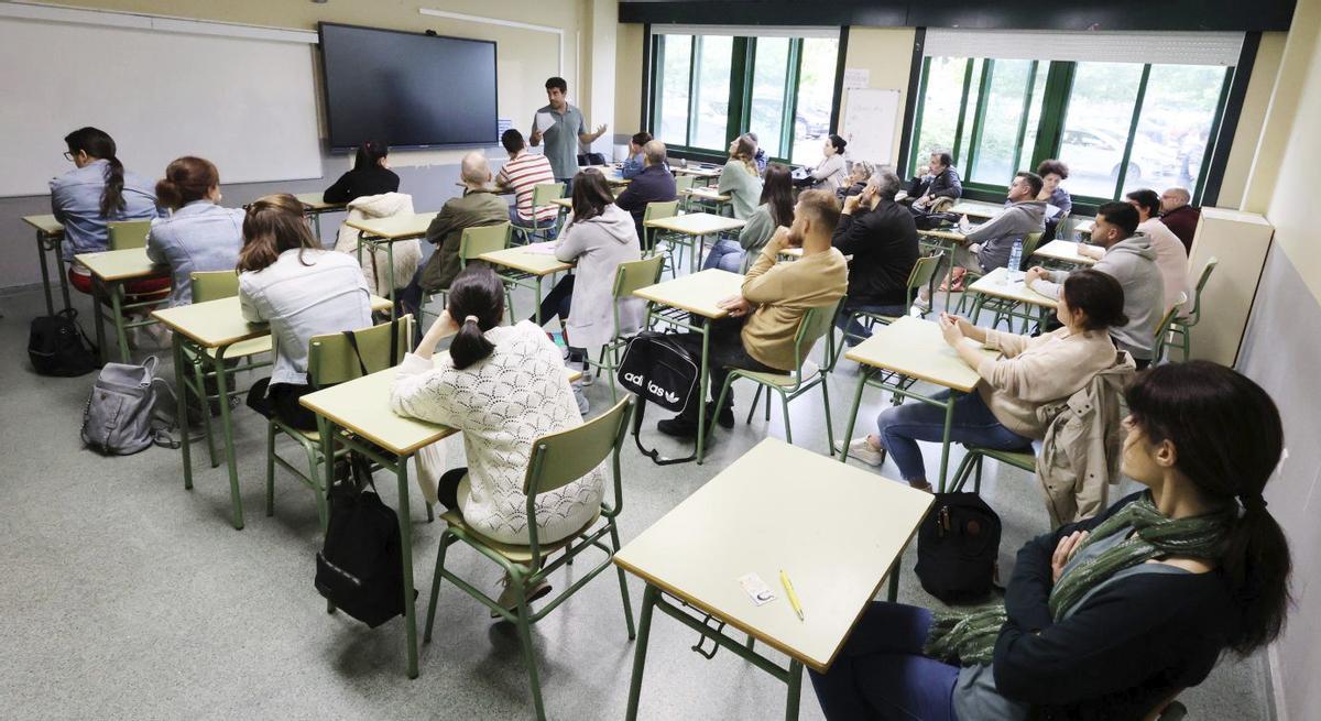 Aspirantes en las oposiciones de Educación de la Xunta. | Marta G. Brea