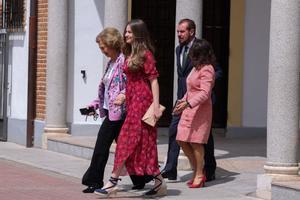 La infanta Sofía recibe la confirmación con Felipe VI como padrino