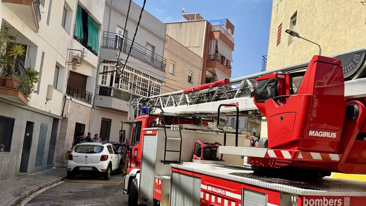 Mueren dos personas en un incendio en una vivienda de Mataró