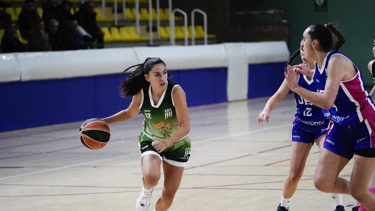 Laura Colldefornva anotar vint punts en la victòria de l’ASFE