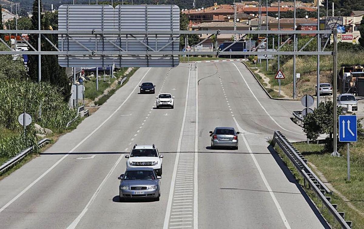 La carretera N-II, al seu pas per la Jonquera.