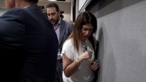 Leire Díez en la rueda de prensa que ha ofrecido y ha aparecido Víctor de Aldama.