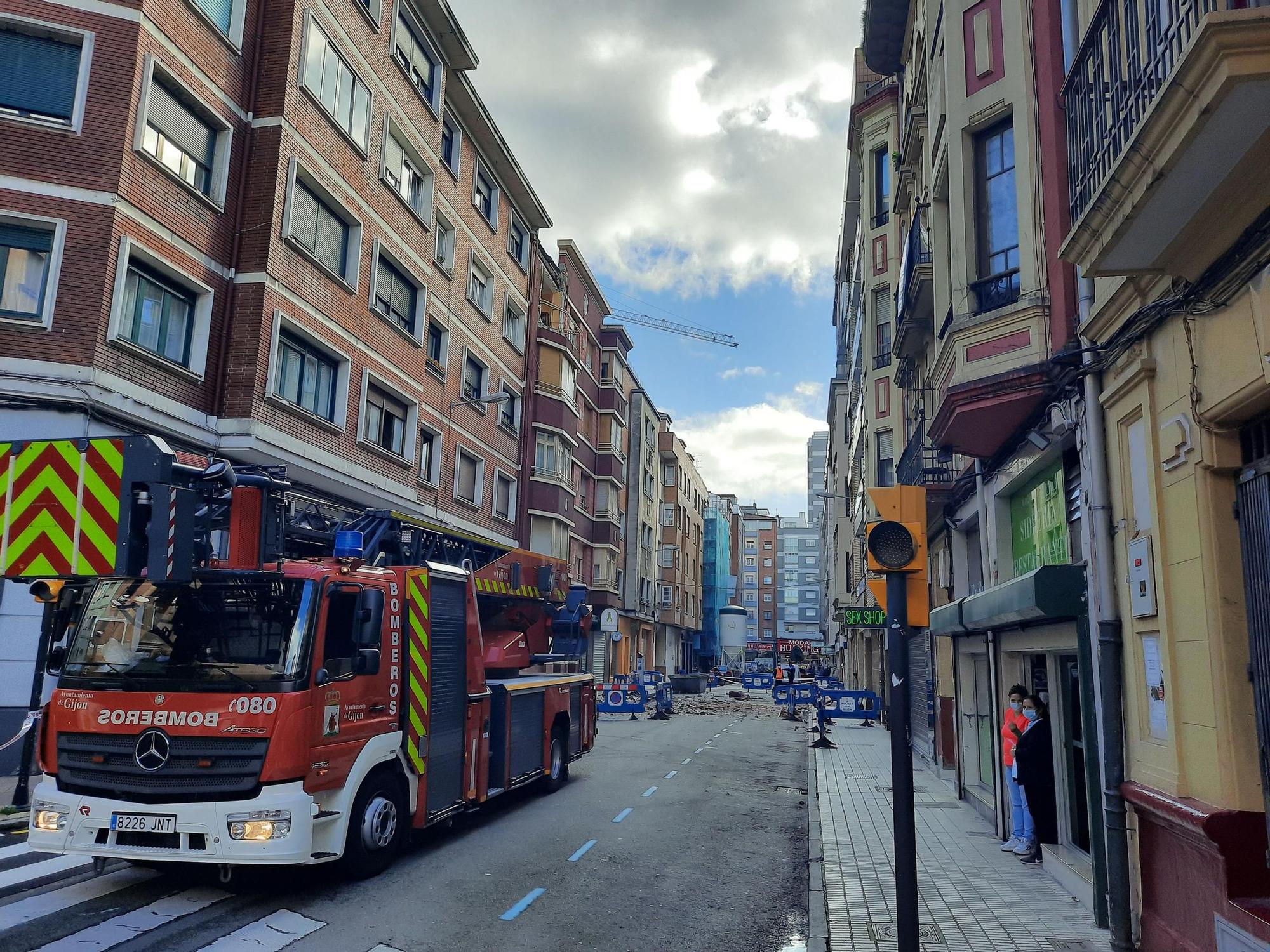 Derrumbe en calle Luanco de Gijon (23).jpg