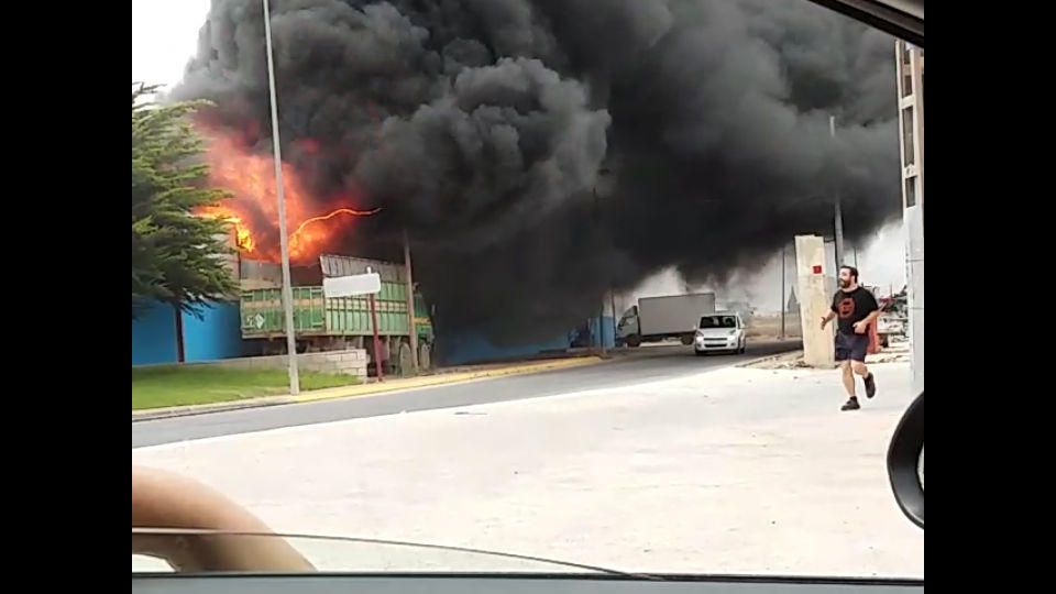 Incendio en un almacén de hortalizas de Cox