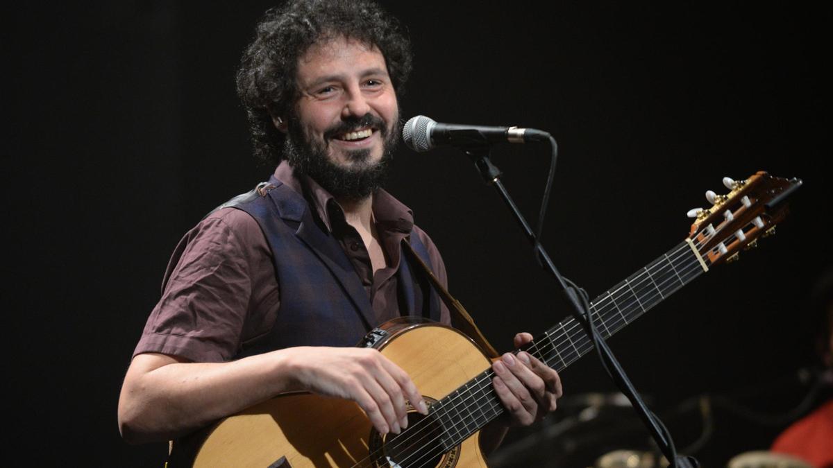 El cantautor malagueño aterrizará con su gira en el Auditorio de Zaragoza para presentar su disco más largo hasta la fecha.
