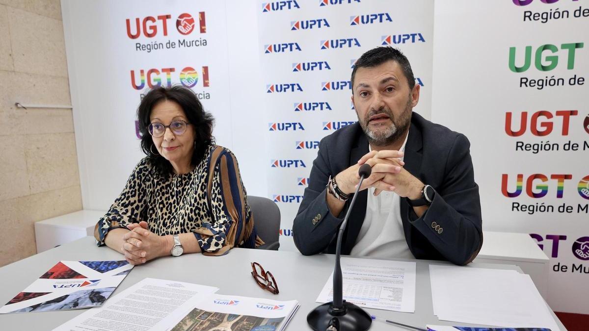 Eduardo Abad e Inés Mazuela, presidente y representante institucional de UPTA, este miércoles en Murcia.
