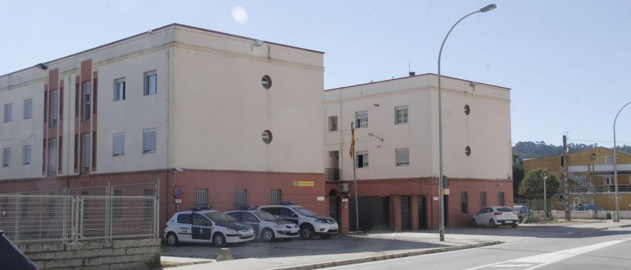 Cuartel de la Guardia Civil de Cangas en donde se llevó a cabo la investigación. |   // SANTOS ÁLVAREZ