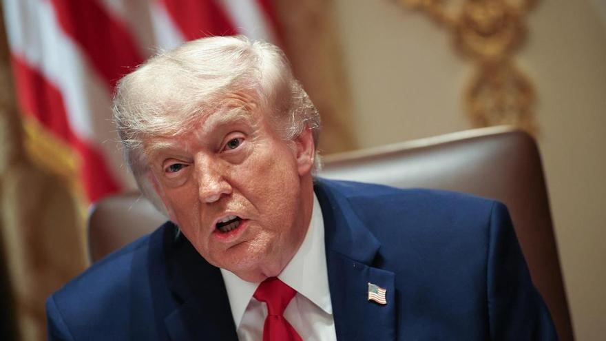 Trump encaja un varapalo judicial por el fondo de 1,8 millones para compensar a sus aliados políticos investigados y condenados por la justicia