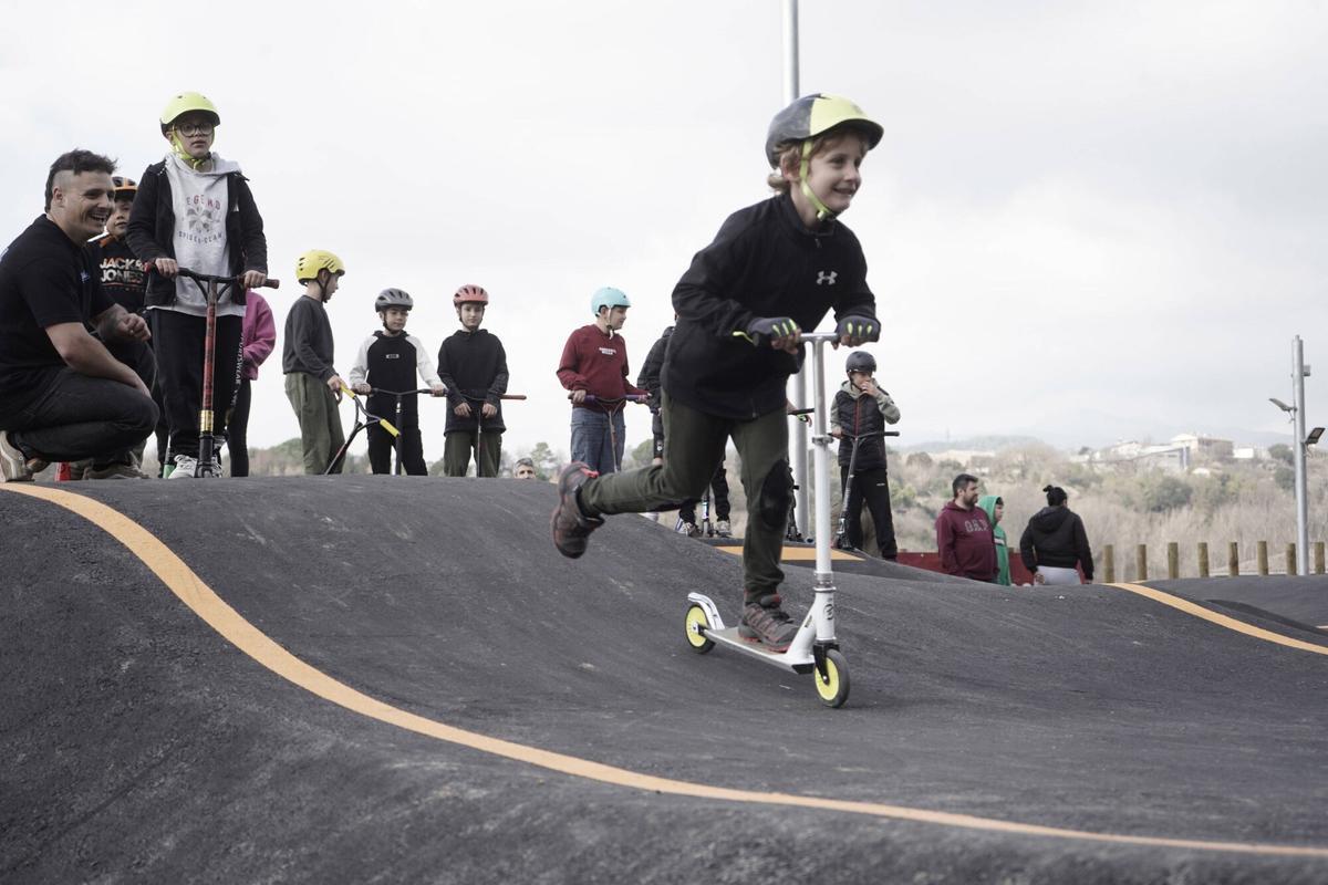 Imatge de l'acte inaugural de la nova pista de pump track de Gironella, en imatges