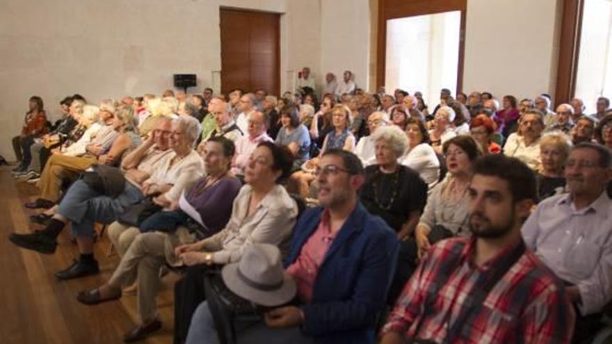 El valencianismo homenajea a Doro Balaguer