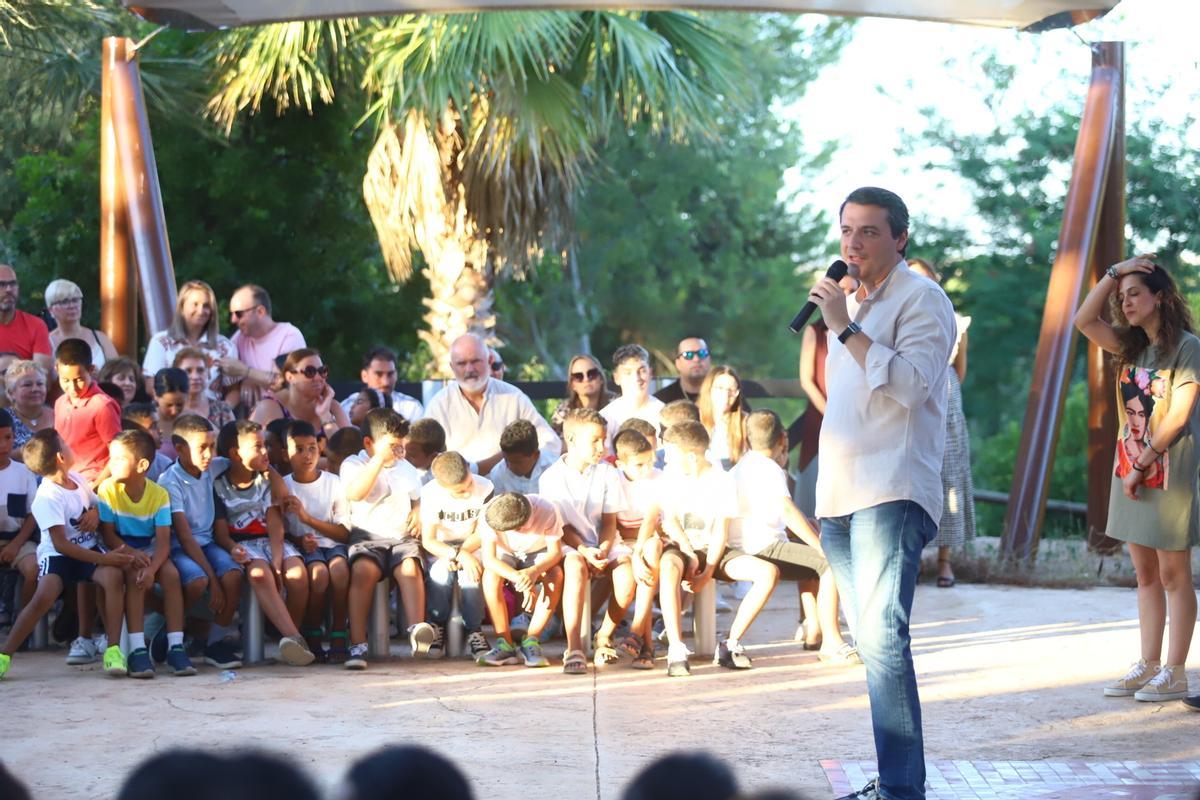 Las instituciones reciben a los niños saharauis