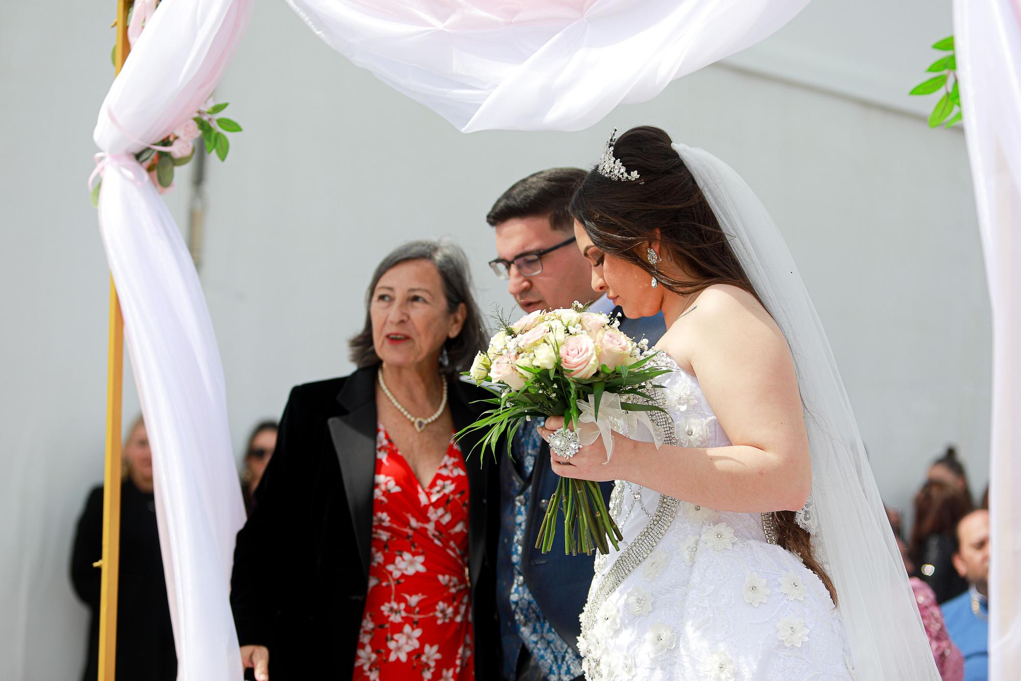 Mira aquí todas las fotos de la gran boda gitana de Lucía y Daniel en Ibiza