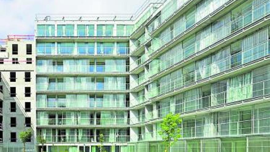 Fachada que da al patio interior de la Residencia Universitaria Thionville. || LACATON Y VASSAL / AFP