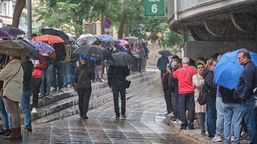 La lluvia amenaza este jueves en Canarias con los Reyes Magos preparando el paraguas