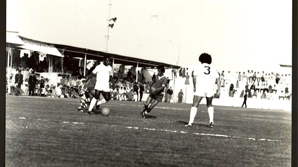 Pelé, en el amistoso que jugó en Doha en 1973