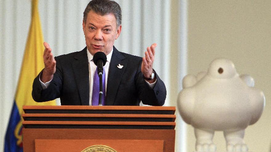 El Nobel premia a Santos por su esfuerzo en llevar la paz a Colombia