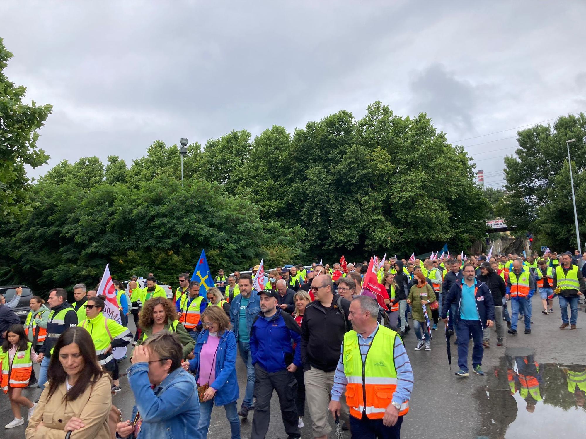 Marcha a Castrillón de los trabajadores de Saint-Gobain