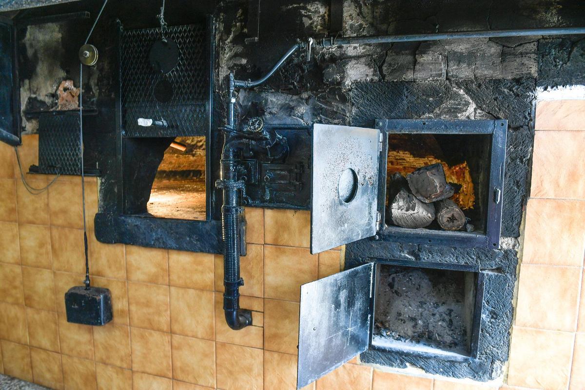 Antonio Vicente, panadero de Fataga, se jubila