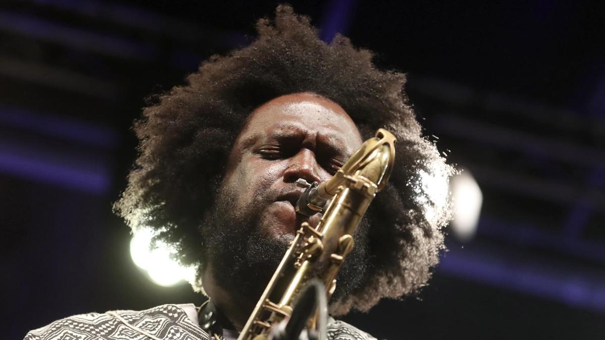 Kamasi Washington, durante un concierto.